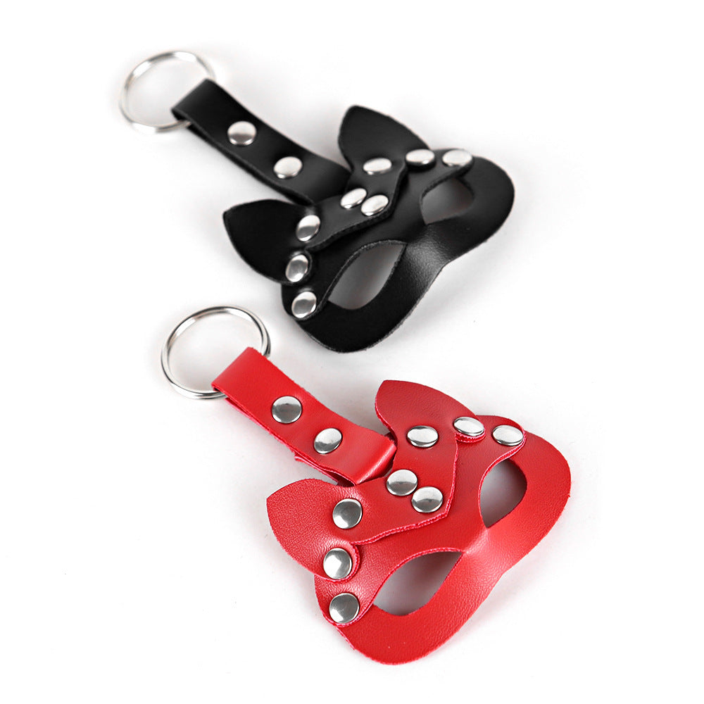 Handmade Leather Car Keychain Mini Cat Mask Shape Keychain Hollow Key Chain Key Ring Toy in stock