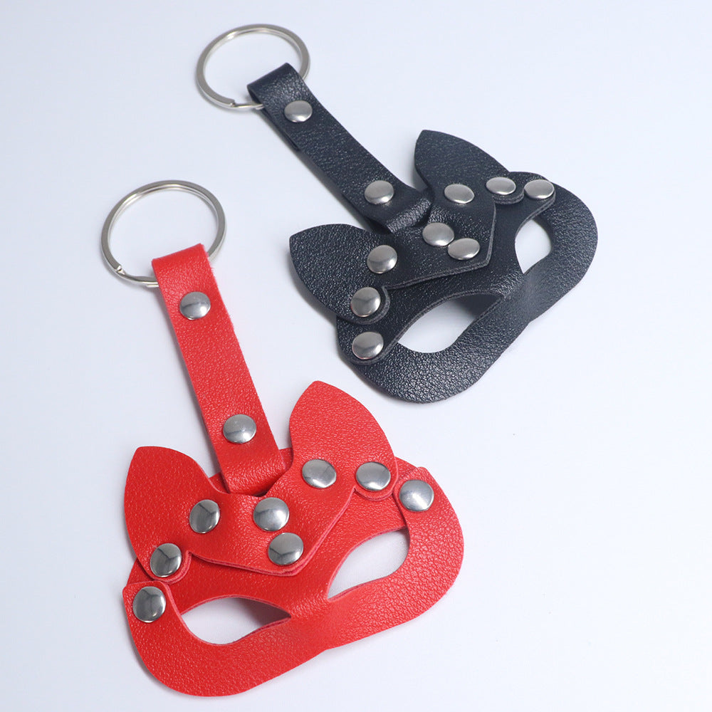 Handmade Leather Car Keychain Mini Cat Mask Shape Keychain Hollow Key Chain Key Ring Toy in stock