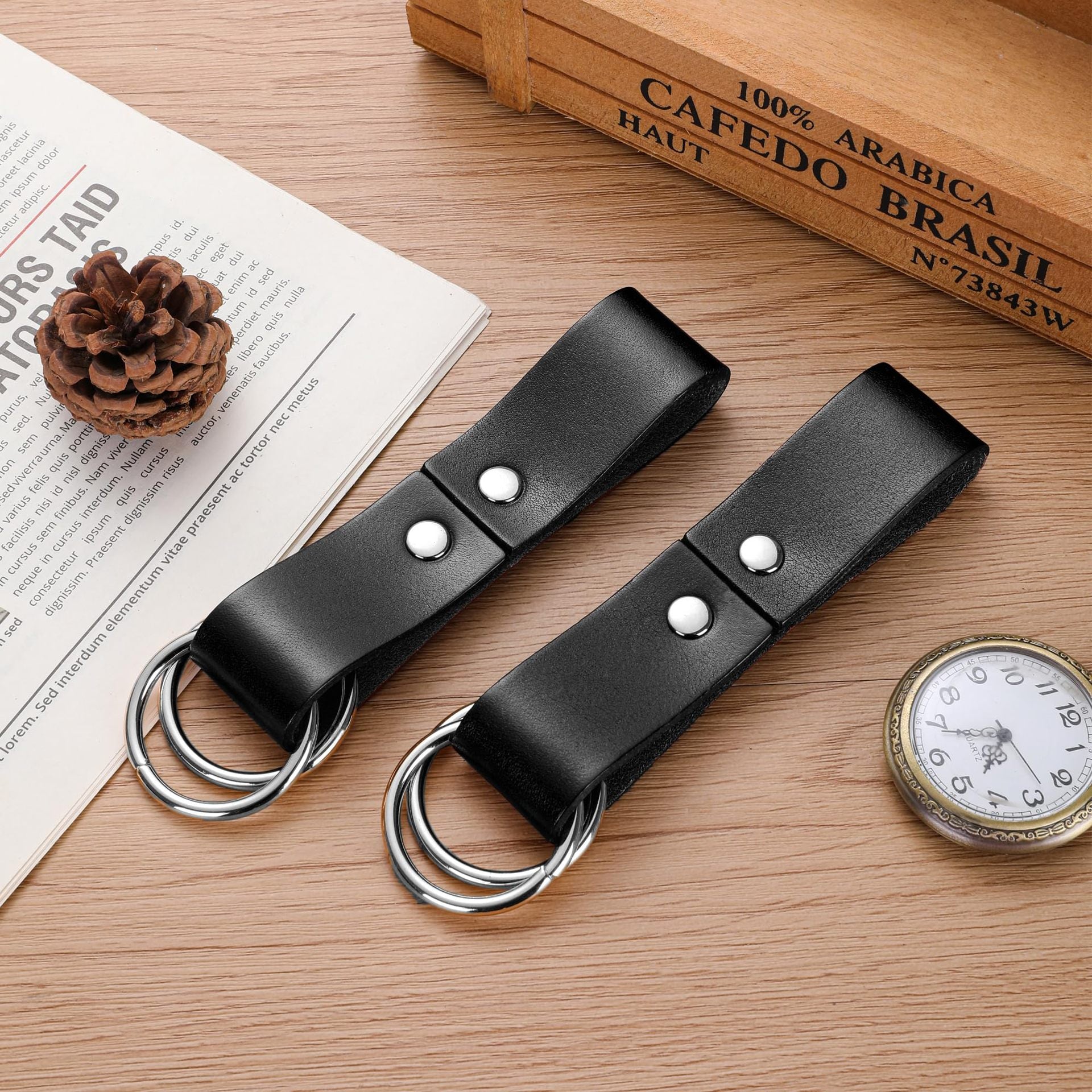 Handmade Leather Car Keychain Mini Cat Mask Shape Keychain Hollow Key Chain Key Ring Toy in stock