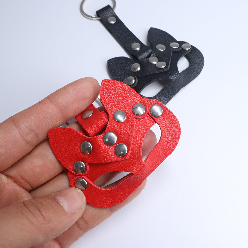 Handmade Leather Car Keychain Mini Cat Mask Shape Keychain Hollow Key Chain Key Ring Toy in stock