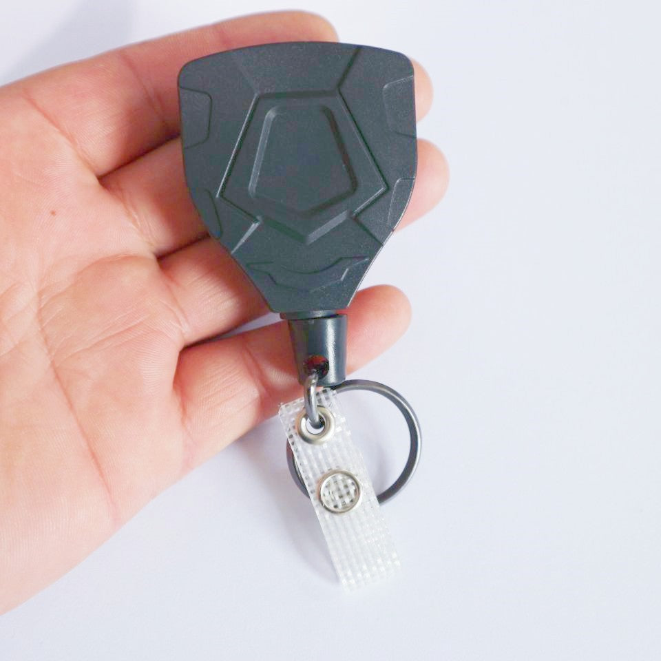 Outdoor mountaineering retractable easy-pull buckle bold wire puller anti-lost anti-theft easy-pull retractable buckle keychain shield-shaped