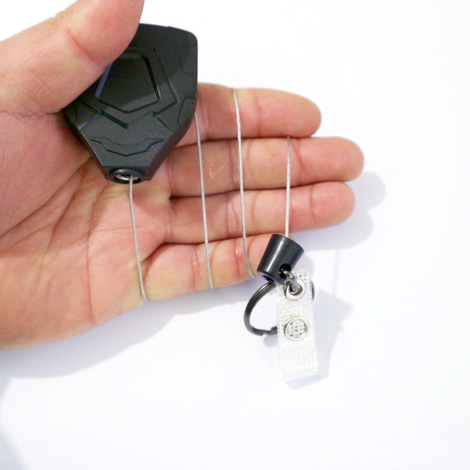Outdoor mountaineering retractable easy-pull buckle bold wire puller anti-lost anti-theft easy-pull retractable buckle keychain shield-shaped