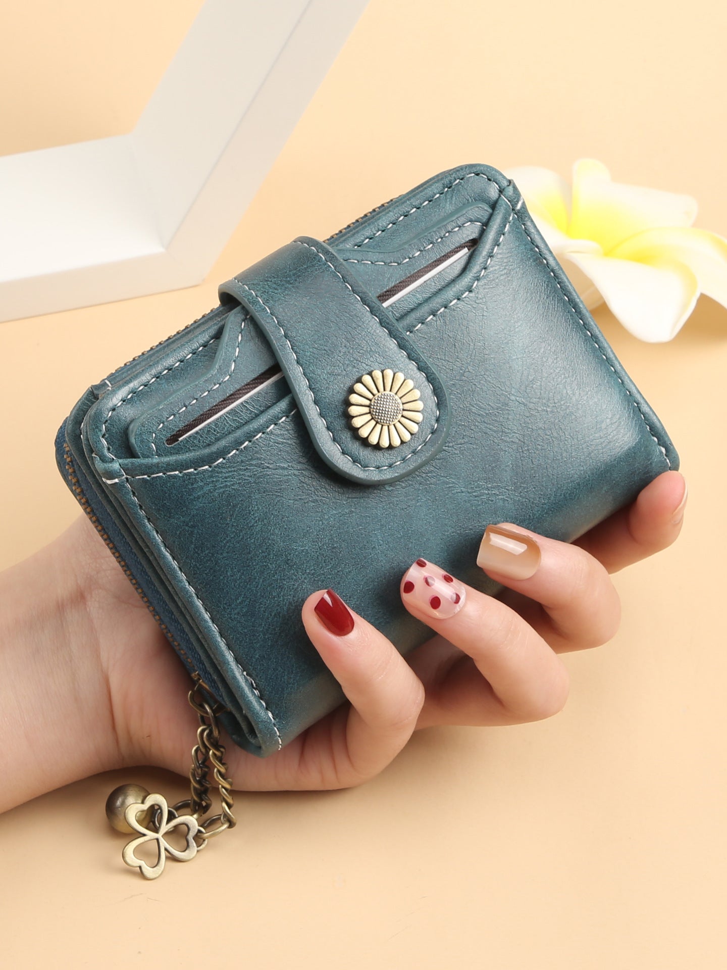 ENDAYCON New Women's Wallet Fashion Tassel Zipper Short Multi-Card Slot Card Bag High-end Sense Coin Purse
