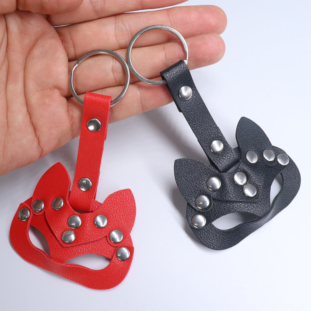 Handmade Leather Car Keychain Mini Cat Mask Shape Keychain Hollow Key Chain Key Ring Toy in stock