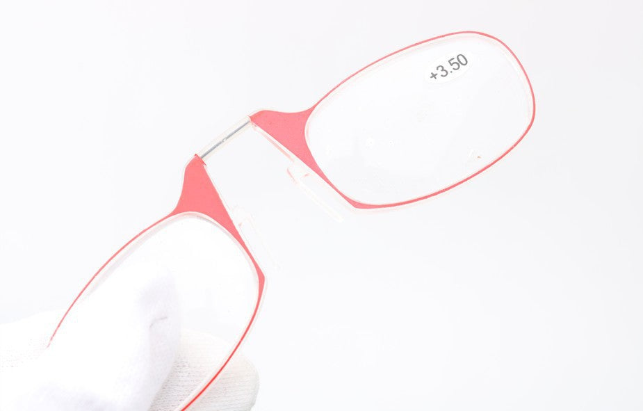 Cross-border new retractable clip nose reading glasses personalized fashion mini convenient reading keychain reading glasses trend