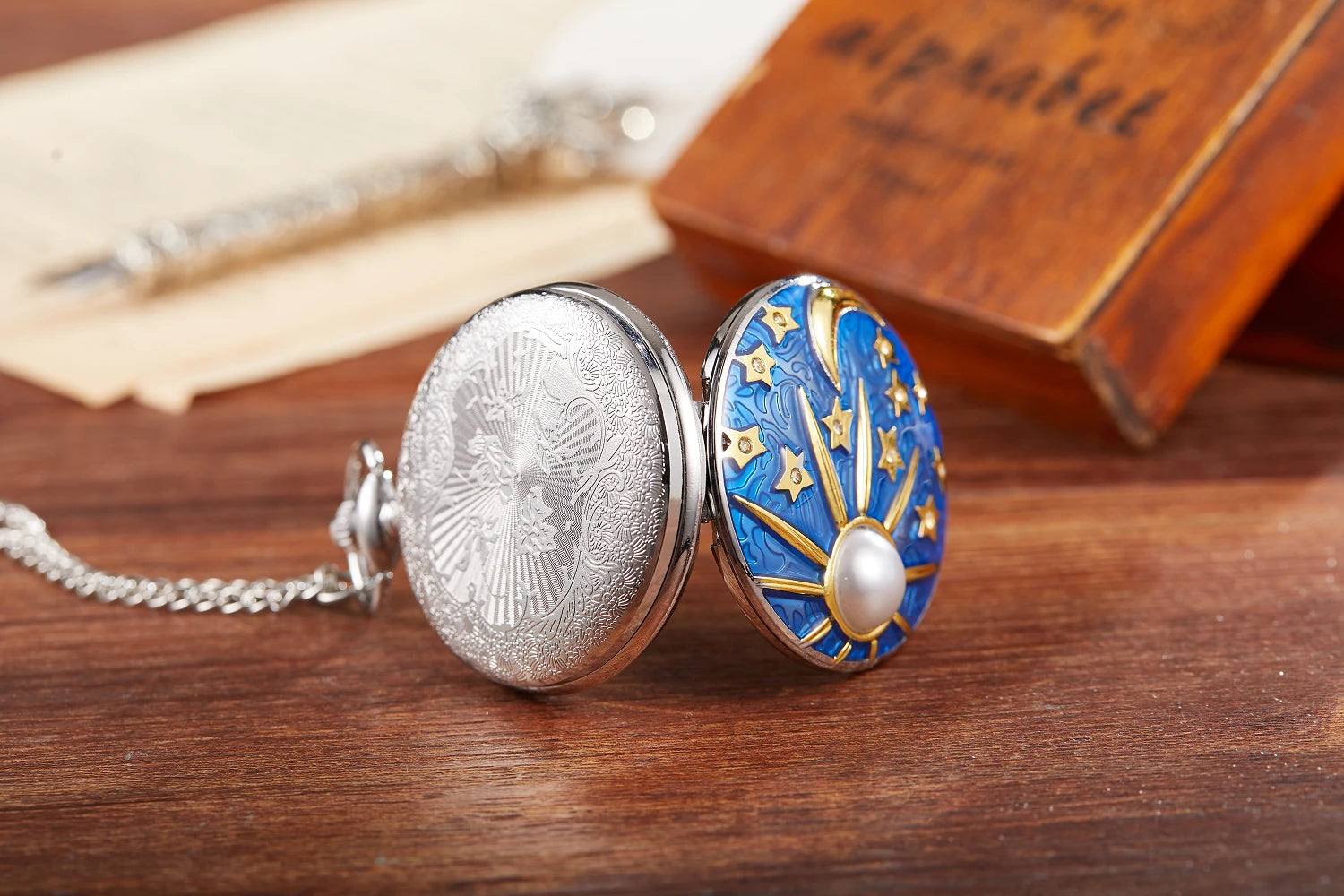 Retro men pocket watch college windy day moon stars personality appearance women pocket watch children quartz pocket watch