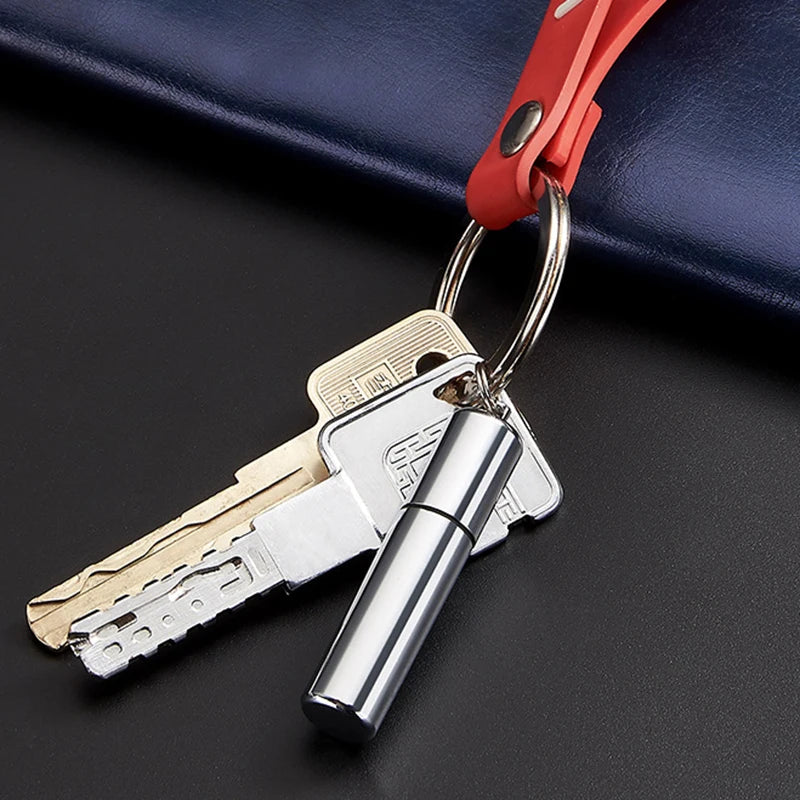 Mini Keychain Kerosene Lighter Portable Waterproof Cigarette Lighters Outdoor Survive Tool Grinding Wheel Men‘s Gift No Oil