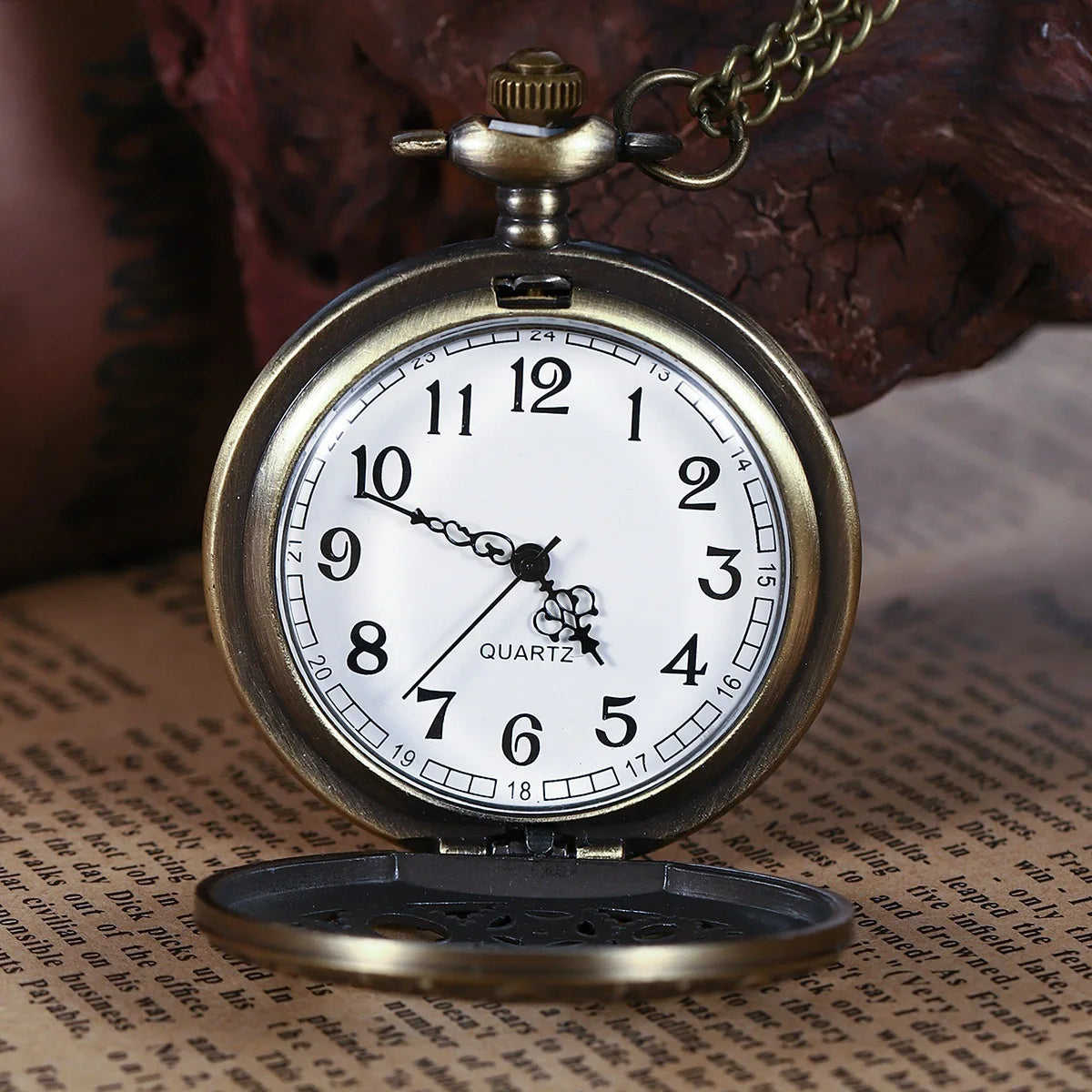 Vintage Hollow Spider Pocket Watch Metal Roman Numerals Large Pocket Watch Couple Pocket Watch Friendship Jewelry Chain Watch Holiday Gift