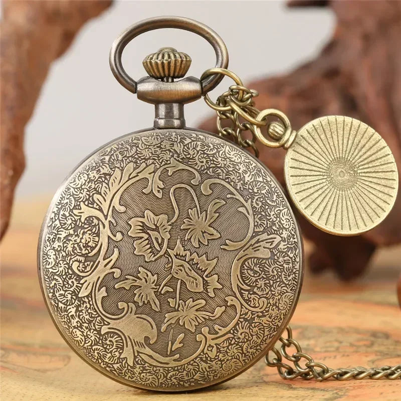 Classical Pocket Watch with Chain Men Women Retro Clock Quartz Analog Display Roman Numeral Dial Pendant Compass Long Chain